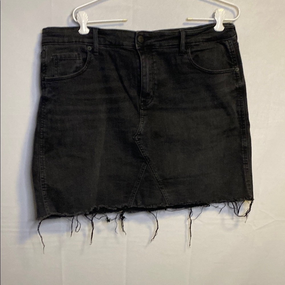 Old Navy Black Frayed Hem Mini Skirt